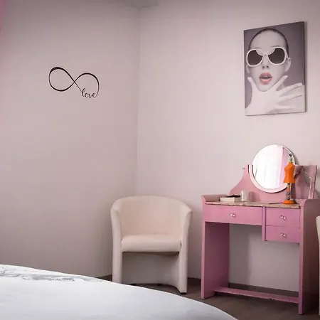 Gite Agnes Et Olivier Apartment Burlats